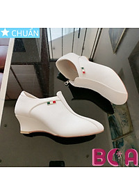 Bốt nữ đế xuồng 4p RO623 ROSATA tại BCASHOP mũi vuông sành điệu kết hợp huy hiệu thời trang cực đẹp nhé