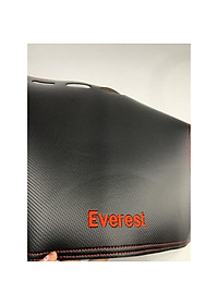 Thảm taplo cho xe Ford Everest 2022, 2023 chất liệu da vân carbon cao cấp - Hàng loại 1