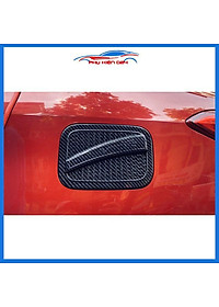 Ốp nắp bình xăng Vios 2019-2020 vân cacbon chống trầy trang trí ô tô