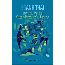 Người Và Xe Chạy Dưới Ánh Trăng