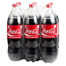 Lốc 6 Chai Nước Giải Khát Có Gas Coca-Cola (2.25L / Chai)