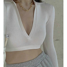 Áo croptop dạng polo tay dài hở lưng chất thun gân siêu sexy