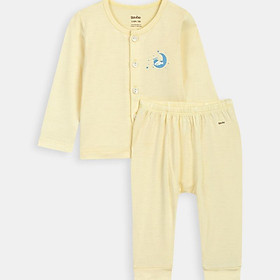 Bộ dài tay cài thẳng màu vàng in hoạ tiết mặt trăng Boube - Chất liệu Petit thoáng mát cho bé từ 0 đến 24 tháng