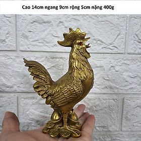 Tượng gà đứng núi vàng chất liệu bằng đồng MS022