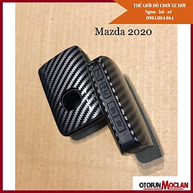 Ốp bọc chìa khóa xe Mazda 3 2020 chất liệu hợp kim vân Carbon kèm móc đeo INOX - tặng móc khóa thất lạc