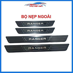 Bộ nẹp bước chân trong ngoài vân Cacbon xe Ranger 2016-2017-2018-2019-2020 chống trầy làm đẹp ô tô