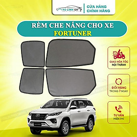 Hình ảnh Rèm che nắng nam châm cho xe Toyota Fortuner, bộ 4 tấm cho 4 cửa, hàng loại 1 cao cấp nhất, vừa khít kính