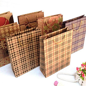 Mua túi giấy ( túi giấy KRAFTBAG) có quai xách kẻ. sét 10 cái