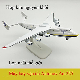 Mô hình máy bay vận tải Antonov An-225 lớn nhất thế giới bằng hợp kim nguyên khối có chân đế