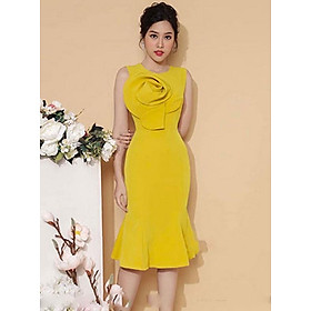 ĐẦM ĐÍNH HOA HỒNG LỚN TRƯỚC NGỰC