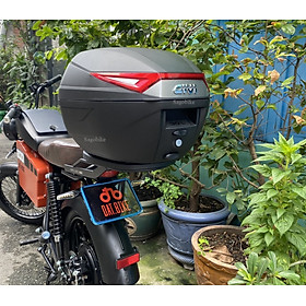 Thùng Givi C30N kèm đế gắn cho xe máy điện Datbike Weaver 200, bộ thùng bao gồm baga cho Weaver 200