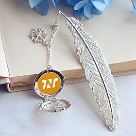 ( không kèm hộp ) Bookmark lông vũ in hình nhóm nhạc TNT THỜI ĐẠI THIẾU NIÊN ĐOÀN idol kim loại mỏng