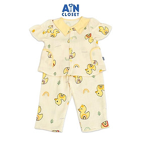 Bộ quần áo dài tay ngắn bé gái họa tiết Vịt Vàng xô muslin - AICDBG1VBB9W - AIN Closet