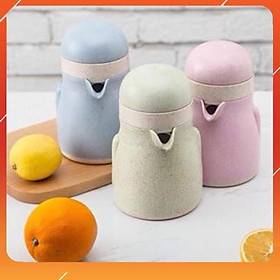 Mua VẮT CAM LÚA MẠCH CÓ TAY CẦM TIỆN LỢI TIẾT KIỆM THỜI GIAN