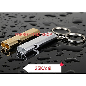 1 còi kép dùng huấn luyện vẹt