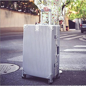 Vali rimowa off hot sale white