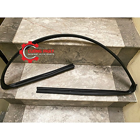 Gioăng chạy kính cửa trước Mitsubishi Attrage, Mirage mã bên phụ 5705A576