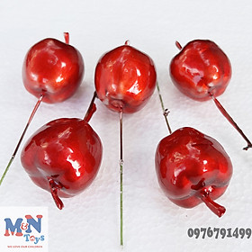 Quả Cherry bằng xốp có gắn que giống như thật decor trang trí vòng nguyệt quế, cắm lọ hoa lễ Giáng sinh