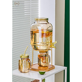 Mua Bộ bình ly vàng hổ phách kèm kệ inox vàng gương đế gỗ | BỘ BÌNH 4L VÀNG HỔ PHÁCH TẶNG 2 CỐC CÓ QUAI KÈM GIÁ KỆ CAO CẤP