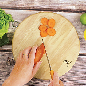 Mua Thớt Tròn Gỗ Cao Cấp Có Khoen Treo Inox  Bền Đẹp An Toàn Cho Sức Khỏe - Kích Thước D24.5 x 1.8 cm – Gỗ Đức Thành