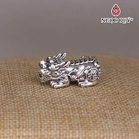 Hình ảnh Charm bạc tỳ hưu họa tiết xỏ ngang - Ngọc Quý Gemstones