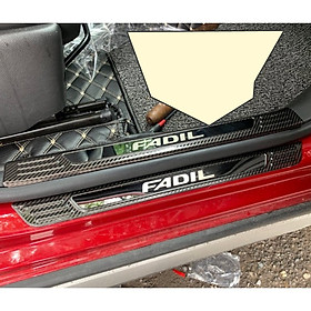 Ốp bậc cửa, nẹp bước chân trong, ngoài CARBON xe Vinfast Fadil 2019-2022 chất liệu Cacbon cao cấp