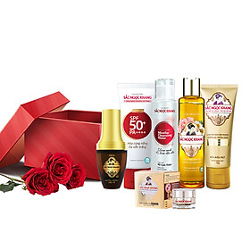 Combo 8 tháng 3 gồm Nước Tẩy Trang Sắc Ngọc Khang 145ml, Sữa Rửa Mặt Sắc Ngọc Khang 50g, Nước Hoa Hồng Sắc Ngọc Khang 145ml, Serum Sắc Ngọc Khang 20ml, Kem Sắc Ngọc Khang 10g, Kem Chống Nắng Sắc Ngọc Khang 50ml