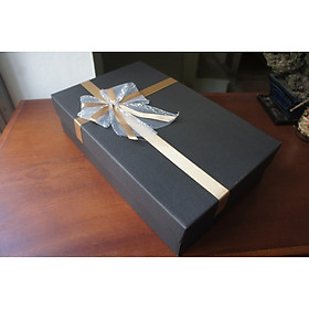 Hộp quà- Hộp giấy cứng gắn nơ lịch sự