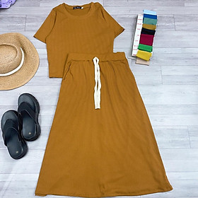Bộ váy thun dài bigsize gồm áo thun tay ngắn cổ tròn croptop kết hợp chân váy xẻ thun dài có dây - SET17 - Màu Nâu