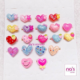 Nhẫn nhựa em bé gái hoạ tiết được chọn mẫu