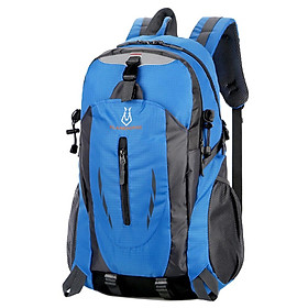 Balo leo núi dung tích lớn 40L bằng vải nylon chất lượng cao, chống nước và chống mài mòn.