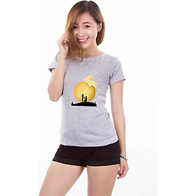 Áo Thun Nữ Hạnh Phúc Kiểu Tình Yêu Trên Cung Trăng