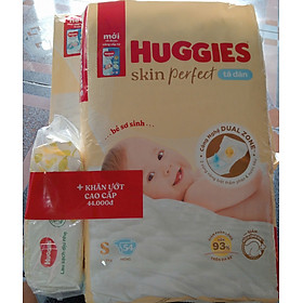 Tặng khăn ướt- Tã dán sơ sinh Huggies S54 Skin Perfect (Cho bé 4-8kg) - HSD luôn mới