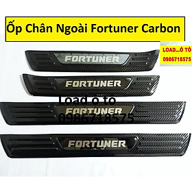 Ốp Bậc Cửa, Nẹp Bước Chân Fortuner 2022-2017 Trong, Ngoài Vân Carbon Cao Cấp Nhất
