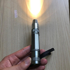 Mua ĐÈN PIN SOI ĐÁ QUÝ MINI CHUYÊN DỤNG( ánh sáng vàng)