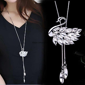 Dây chuyền thiên nga đá pha lê dáng dài phối đồ công sở dạ tiệc