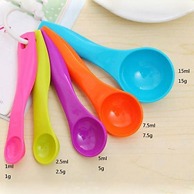 Mua Bộ 05 THÌA ĐONG Bằng Nhựa Cao Cấp dùng đo lường phụ gia làm bánh