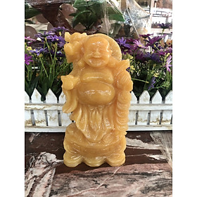 Tượng Phật Di Lặc gánh đào đứng trên thỏi vàng phong thủy đá ngọc hoàng long trang trí bàn làm việc - Cao 20 cm