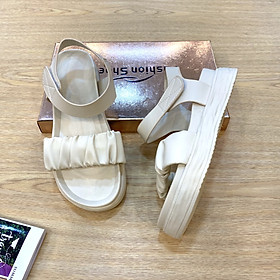 Giày Sandal Nữ Đế Xuồng HUA Quai Ngang màu kem dễ phối đồ cao 4cm 029086 (Hình chụp thật)