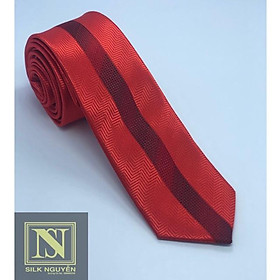 Cà vạt lụa màu đỏ cao cấp