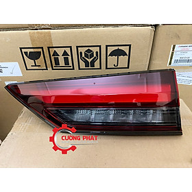Đèn hậu trong Mitsubishi Xpander 2022 mã bên lái 8330B393