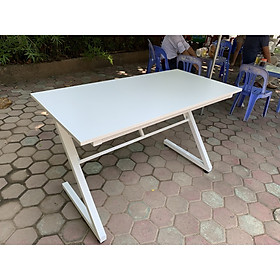 Bàn làm việc, bàn gamming chân sắt chữ Z hiện đại 1m2