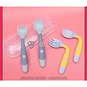Mua Set thìa dĩa ăn dặm cho bé bằng silicon hoạ tiết chấm bi kèm hộp đựng (Có thể uốn cong được)