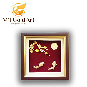 Tranh cá chép hoa mai dát vàng 24k (30x30cm) MT Gold Art- Hàng chính hãng, trang trí nhà cửa, quà tặng dành cho sếp, đối tác, khách hàng, sự kiện. 