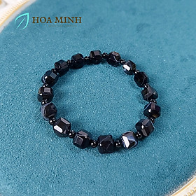 Vòng tay phong thủy đá Mã Não đen size 8.4 li hạt vuông cắt giác phối viên tròn phong cách sang trọng, điềm tĩnh - 16-17.5cm