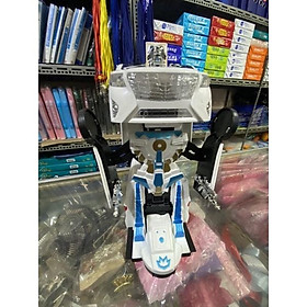 Ô tô cứu thương biến hình thành transformer robot