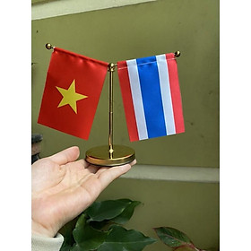 Táp lô ô tô cờ Việt - Thái