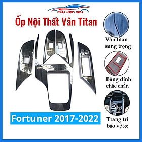 Ốp nội thất Fortuner 2017-2018-2019-2020-2021-2022 vân Titan bảo vệ chống trầy xước và làm đẹp xe