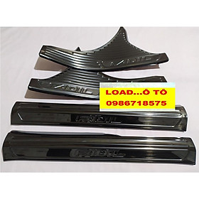 Ốp Bậc Cửa, Nẹp Bước Chân Trong Xe Vinfast Fadil 2023-2019 Chất Liệu Titan Cao Cấp