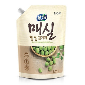 Nước Rửa Rau Quả Và Chén Bát CJ Lion Real Green Tinh Chất Quả Mơ 1.2kg